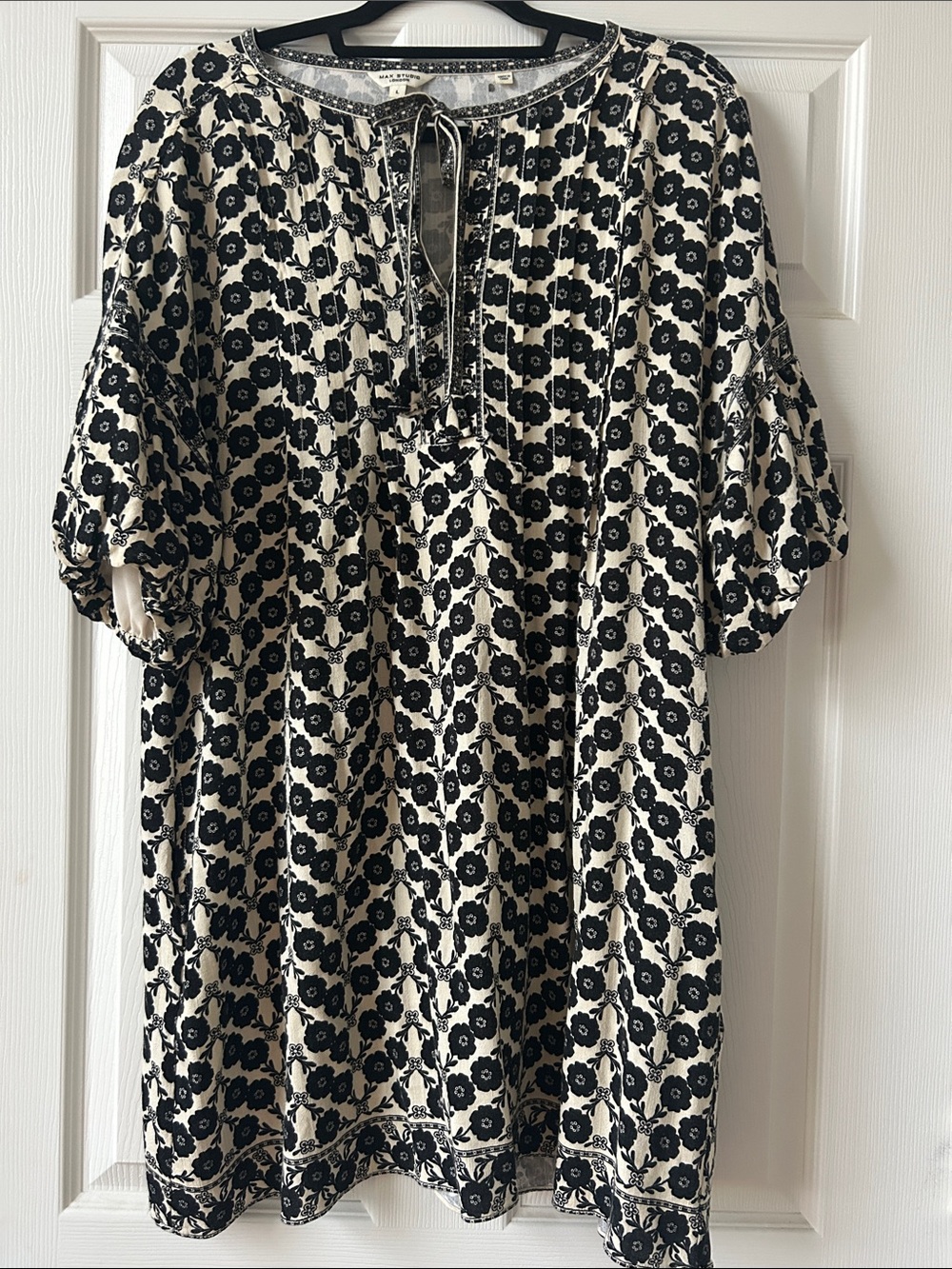 Max Studio Black and Cream Floral Peasant Top WITH POCKETS!